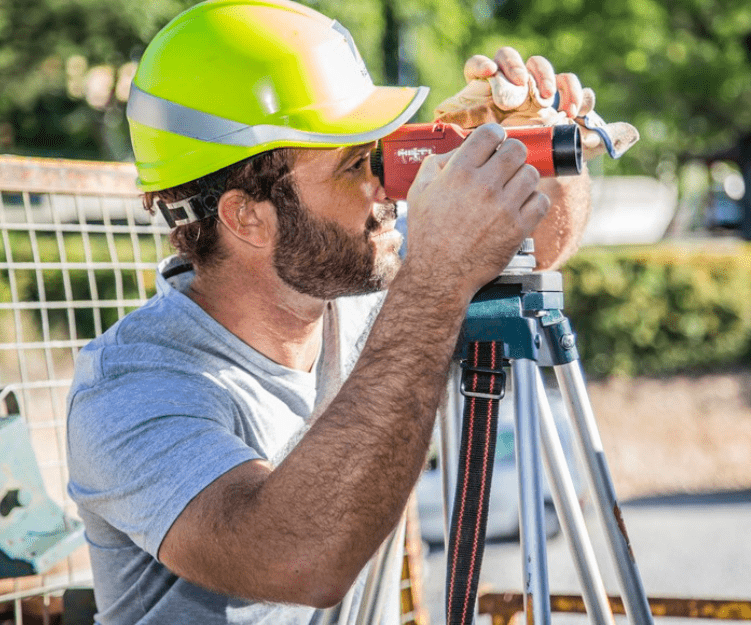Géomètre-topographe équipements — La Construction